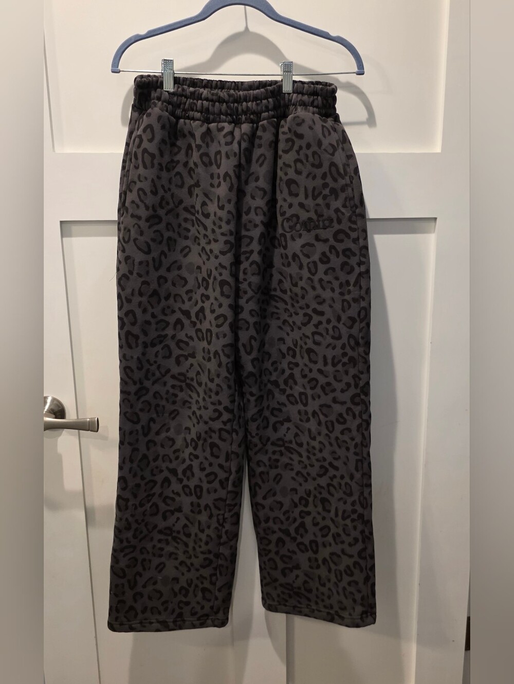 Comfrt Women's Black/Gray Leopard  Panther Wide Leg Sweat Pants Medium